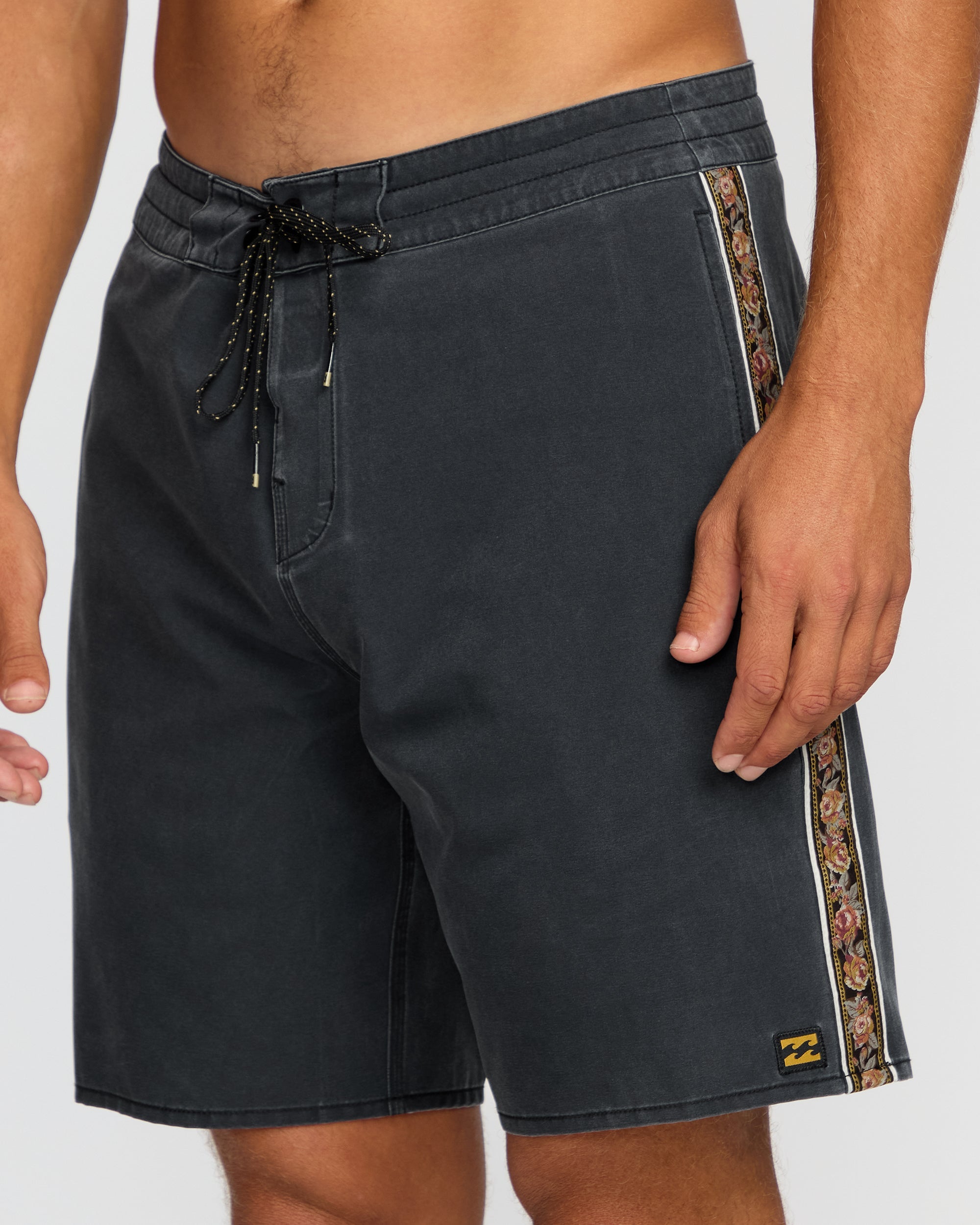 Wategos Lo Tide 19 Boardshorts - Phantom