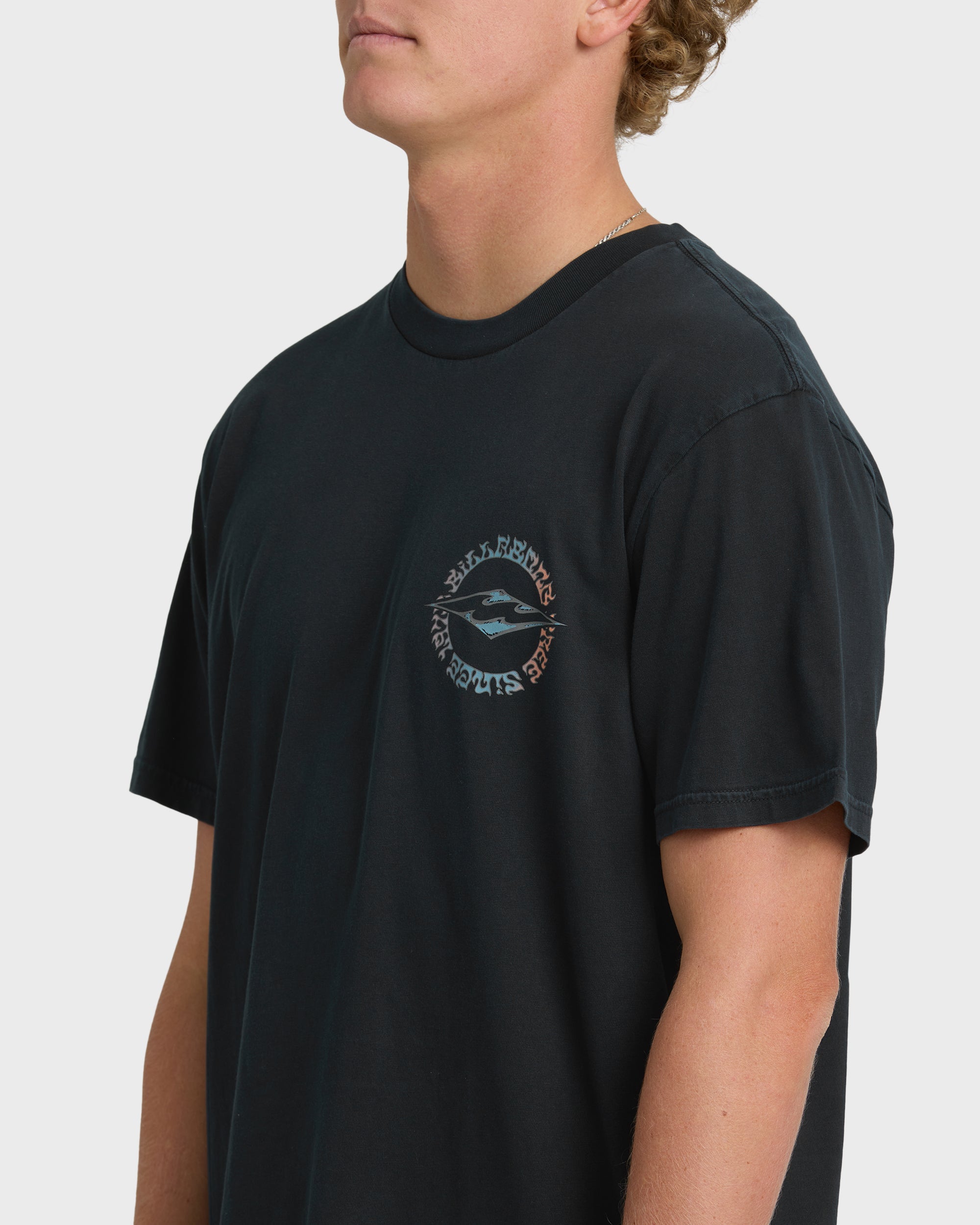Hollow Diamond Wave Washed Premium Short Sleeve T-Shirt - Black