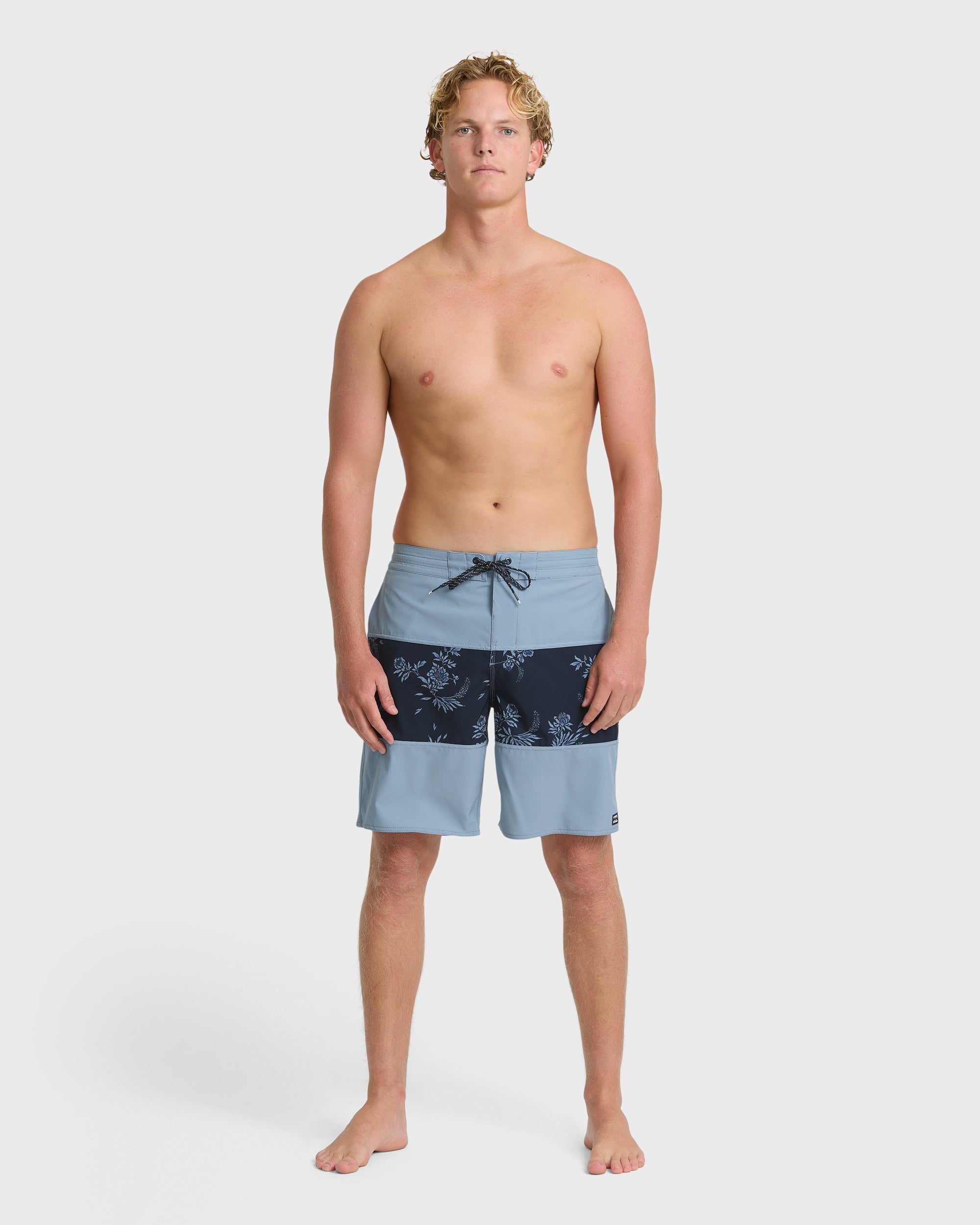 Tribong Lo Tide 18 Boardshorts - True Navy