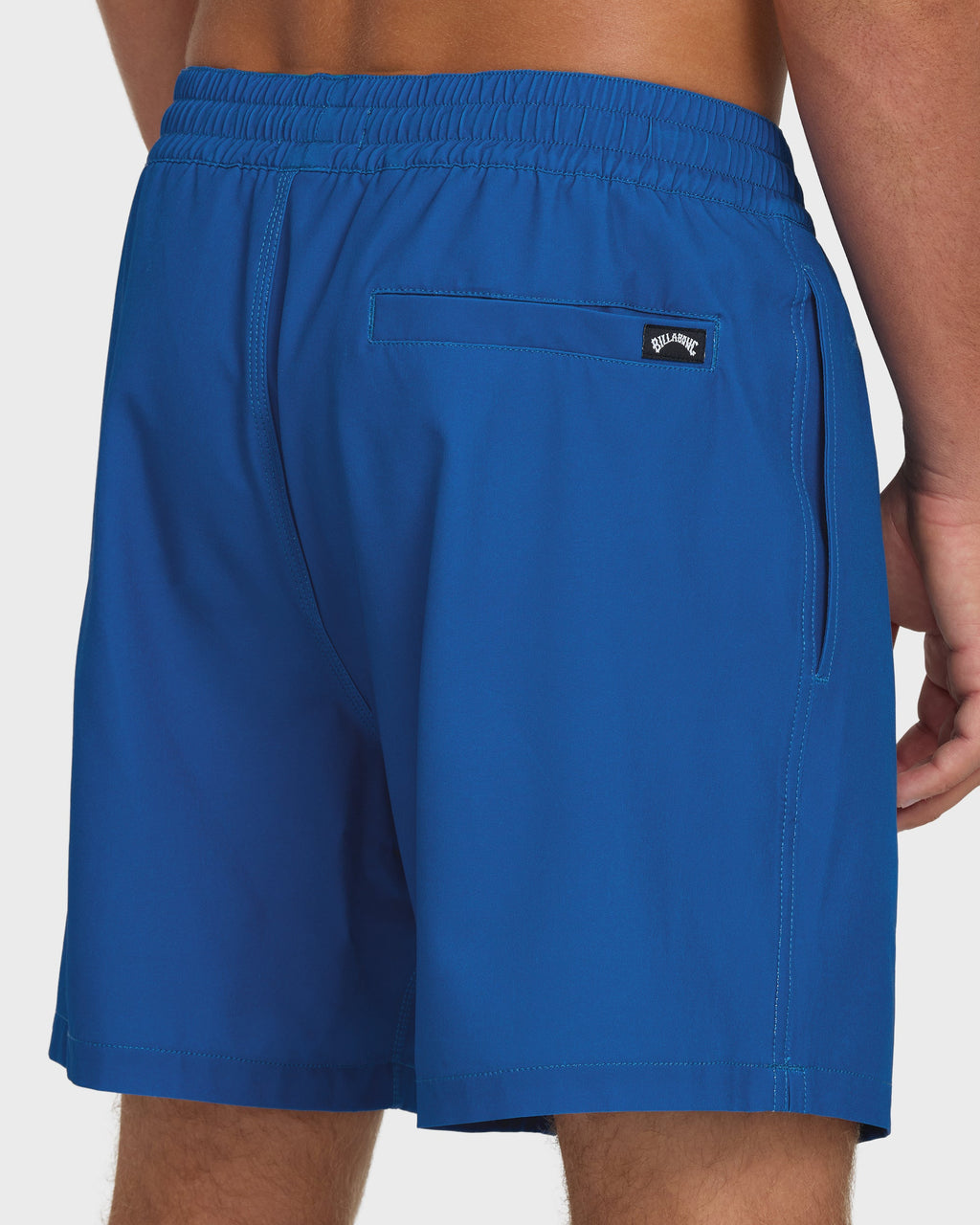 Lineup Solid Layback 16 Trunks - Deep Ocean