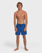 Lineup Solid Layback 16 Trunks - Deep Ocean