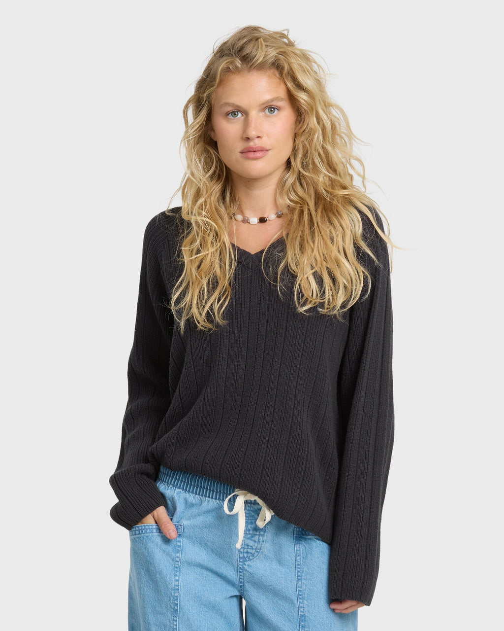 Dallas V-Neck Sweater - Black Sands