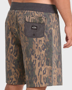 Sundays Pro 19 Boardshorts - Khaki